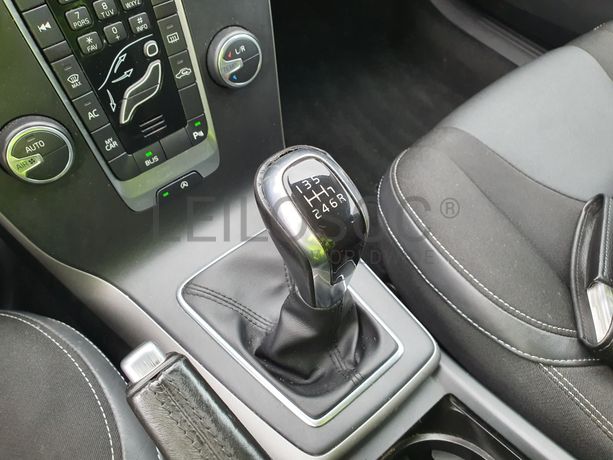 Volvo V40 · Ano 2016