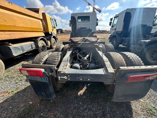 Renault Kerax 440 DXI (1)