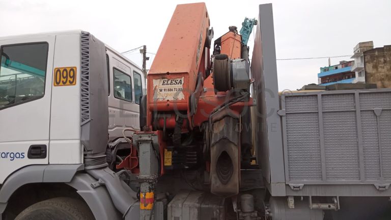 Camião Iveco EuroTrakker · 2003