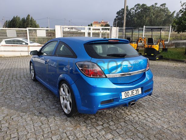 Opel Astra · Ano 2010