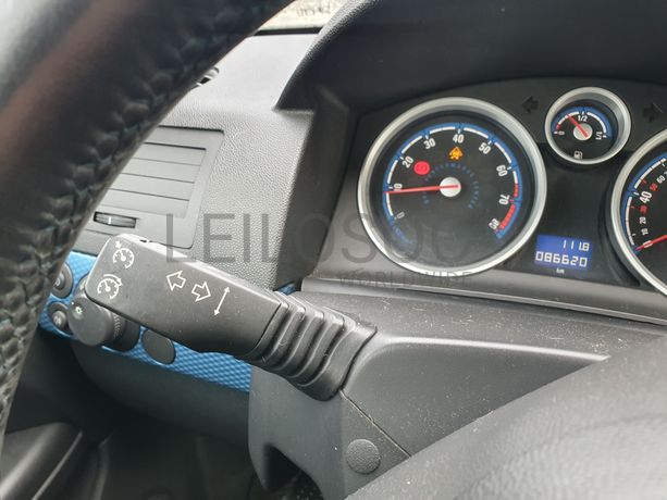 Opel Astra · Ano 2010