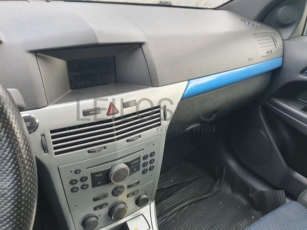 Opel Astra · Ano 2010