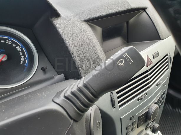 Opel Astra · Ano 2010