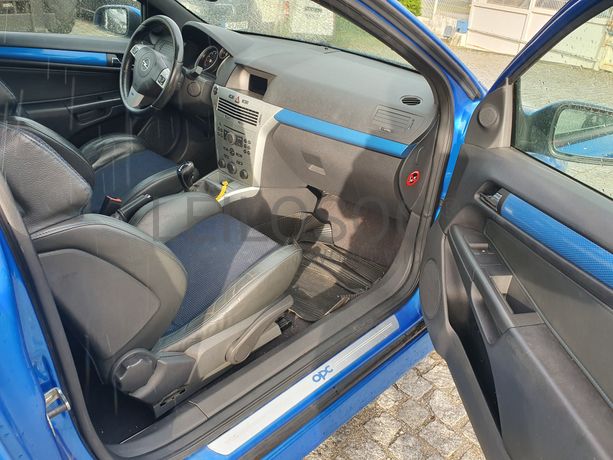 Opel Astra · Ano 2010