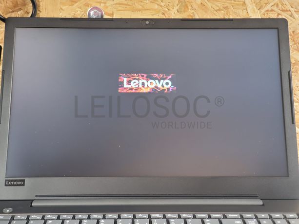 Portátil Lenovo V330