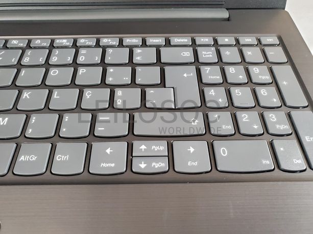 Portátil Lenovo V330