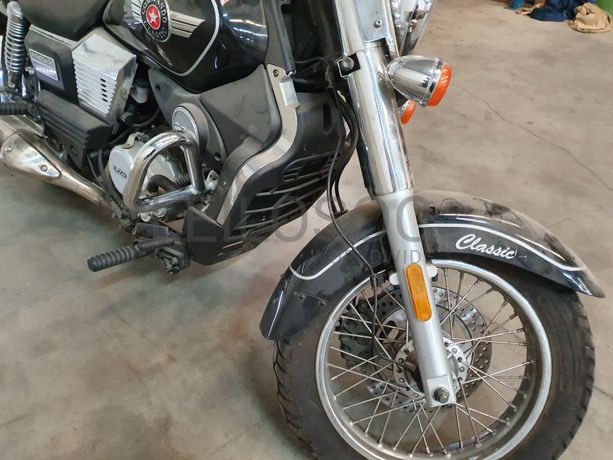 Motociclo UM Renegade