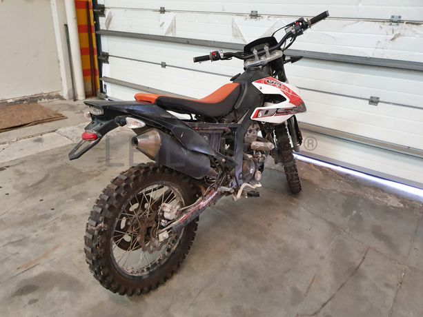 Motociclo UM 125 DSR CX