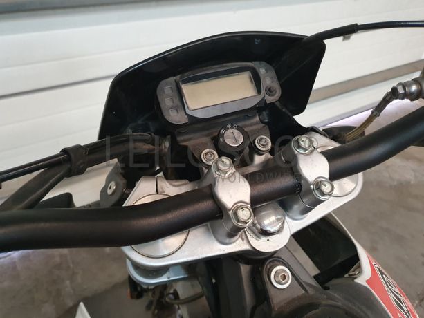 Motociclo UM 125 DSR CX