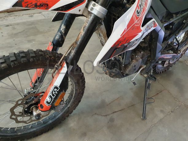 Motociclo UM 125 DSR CX