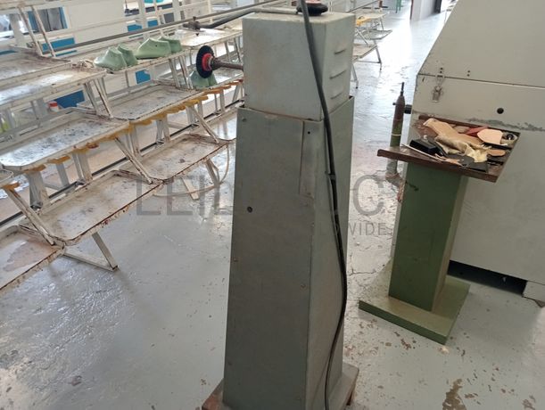 Prensa para solas + Máquina de limpar cola + Máquina de meter fita