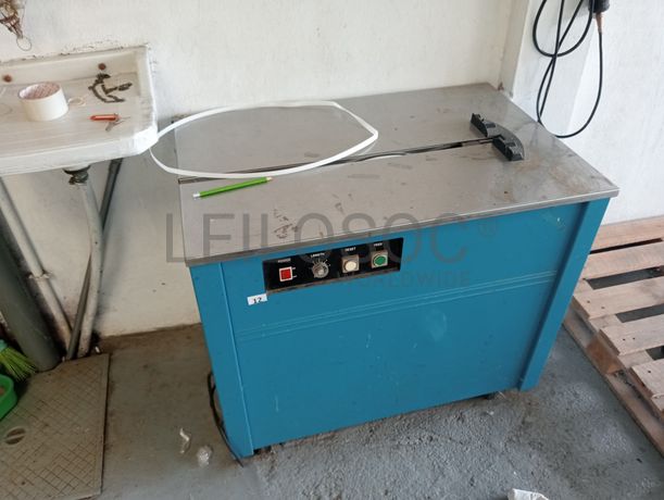 Forno + Máquina de costura + Máquina de rentilhar palmilhas + Máquina de cintar caixas