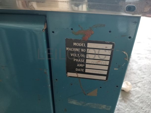 Forno + Máquina de costura + Máquina de rentilhar palmilhas + Máquina de cintar caixas