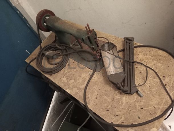 Forno + Máquina de costura + Máquina de rentilhar palmilhas + Máquina de cintar caixas