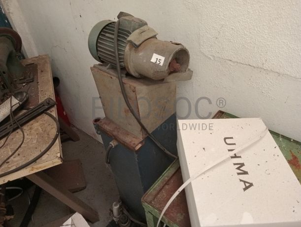 Forno + Máquina de costura + Máquina de rentilhar palmilhas + Máquina de cintar caixas