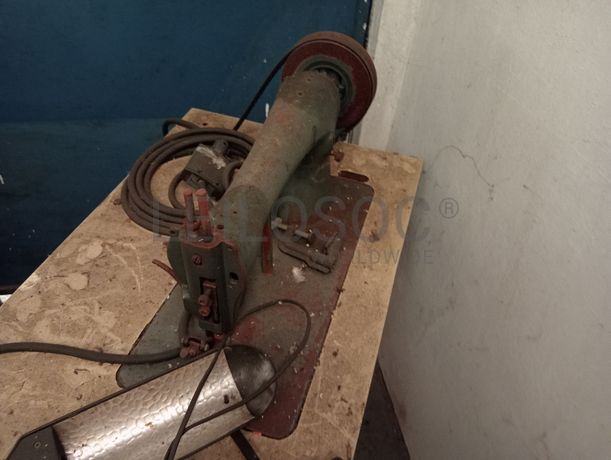 Forno + Máquina de costura + Máquina de rentilhar palmilhas + Máquina de cintar caixas