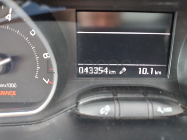 Peugeot 2008 · Ano 2015