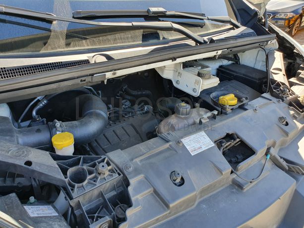 Renault Trafic 1.6 DCI · Ano 2015