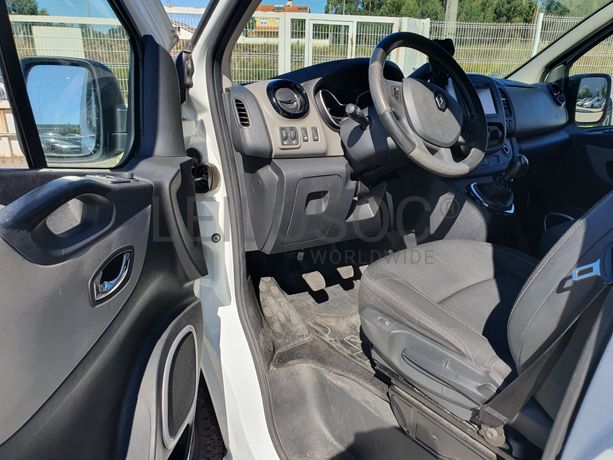 Renault Trafic 1.6 DCI · Ano 2015