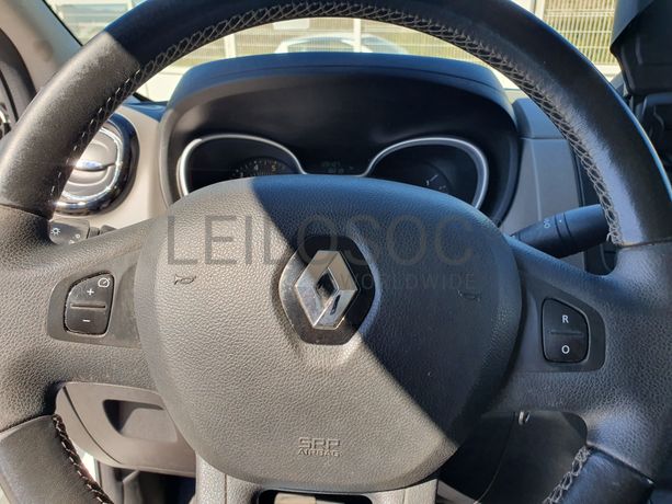 Renault Trafic 1.6 DCI · Ano 2015