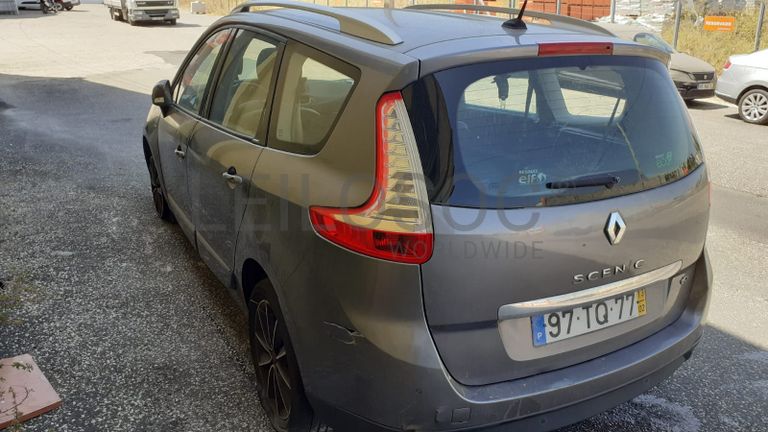 Renault Grand Scénic DCI · Ano 2013
