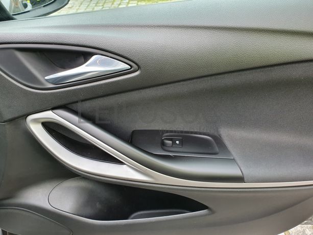 Opel Astra · Ano 2019