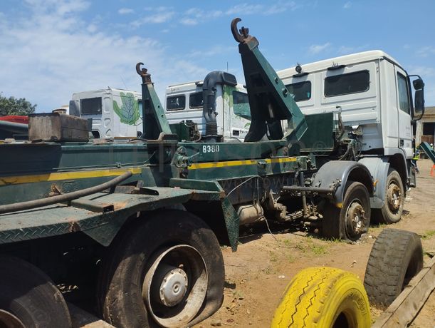 Camião Mercedes-Benz · Ano 2008