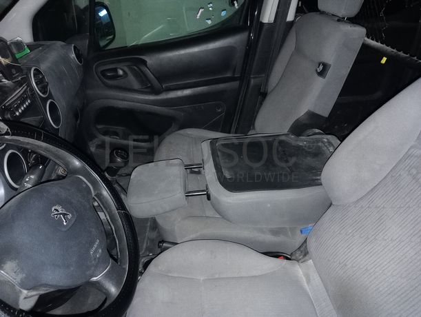 Peugeot Partner · Ano 2013