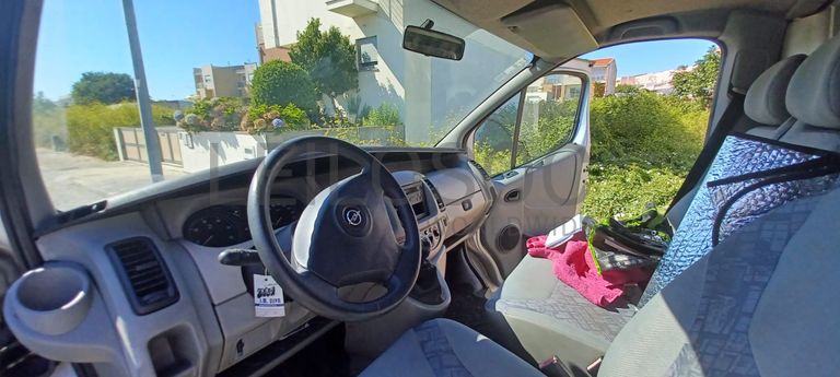 Opel Vivaro 1.9 DTI · Ano 2003