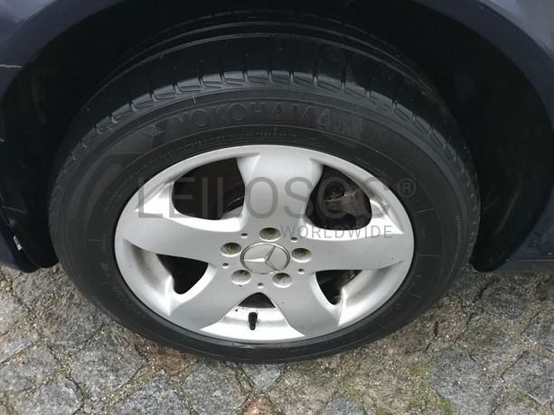 Mercedes-Benz E270 CDI · Ano 2002