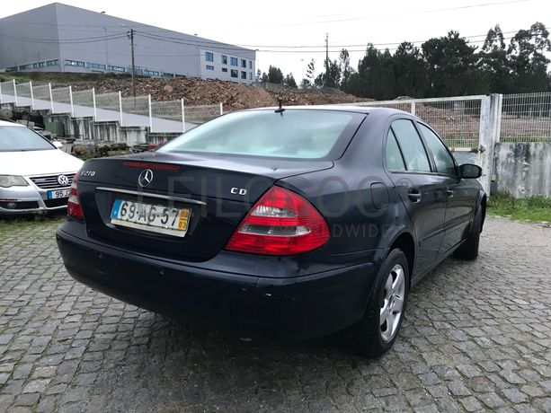 Mercedes-Benz E270 CDI · Ano 2002