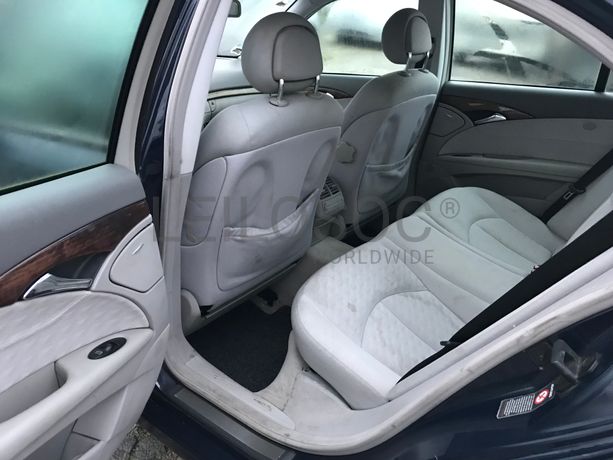Mercedes-Benz E270 CDI · Ano 2002
