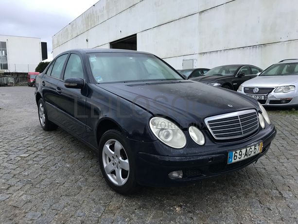 Mercedes-Benz E270 CDI · Ano 2002