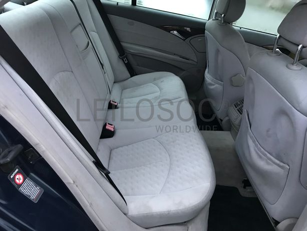 Mercedes-Benz E270 CDI · Ano 2002