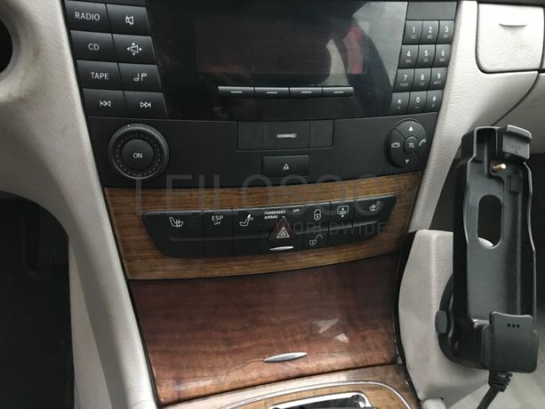 Mercedes-Benz E270 CDI · Ano 2002