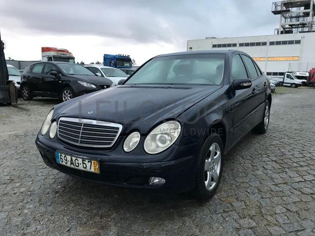Mercedes-Benz E270 CDI · Ano 2002