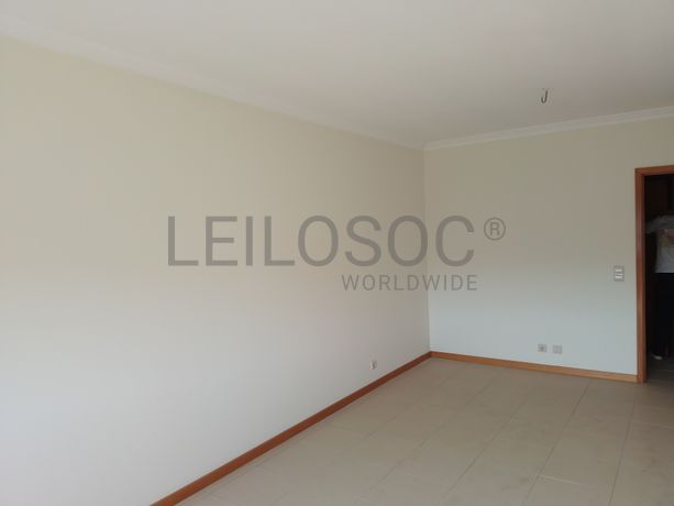 Prédio Urbano em Construção · Gandra, Paredes