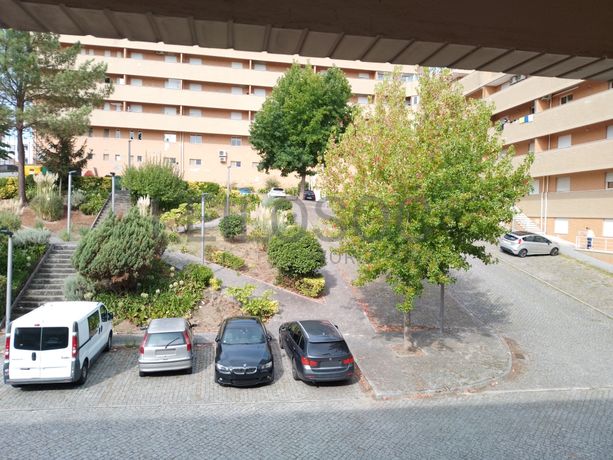 Prédio Urbano em Construção · Gandra, Paredes