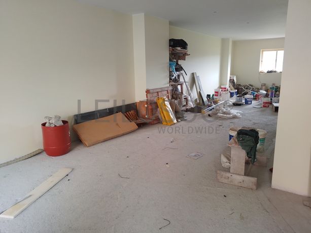 Prédio Urbano em Construção · Gandra, Paredes