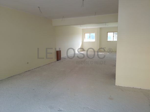 Prédio Urbano em Construção · Gandra, Paredes