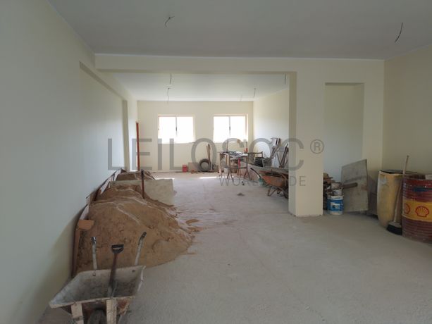 Prédio Urbano em Construção · Gandra, Paredes