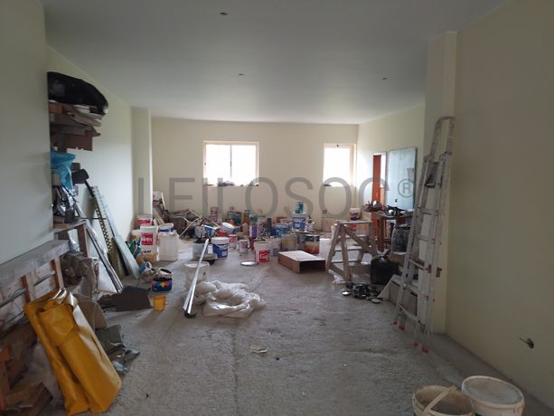 Prédio Urbano em Construção · Gandra, Paredes