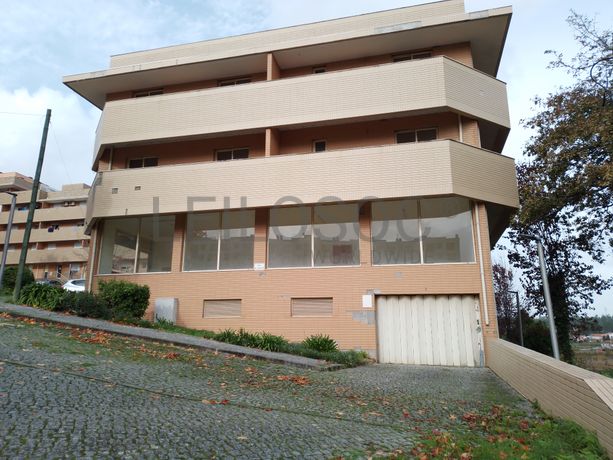 Prédio Urbano em Construção · Gandra, Paredes