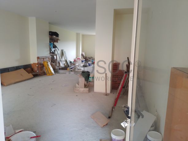 Prédio Urbano em Construção · Gandra, Paredes