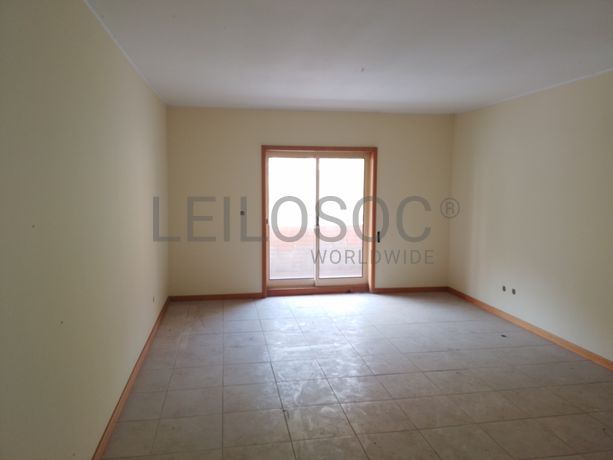 Prédio Urbano em Construção · Gandra, Paredes