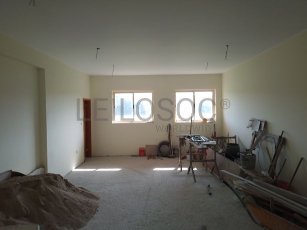 Prédio Urbano em Construção · Gandra, Paredes