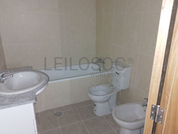 Prédio Urbano em Construção · Gandra, Paredes