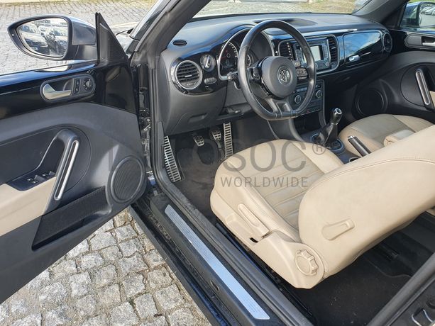 Volkswagen Beetle Cabrio · Ano 2013