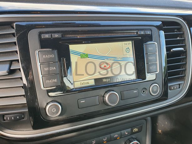 Volkswagen Beetle Cabrio · Ano 2013