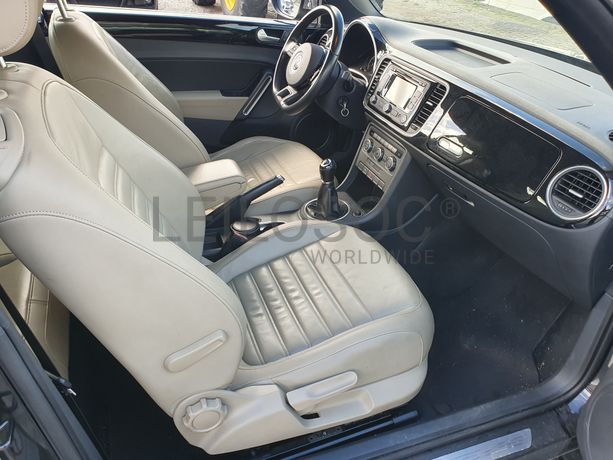 Volkswagen Beetle Cabrio · Ano 2013